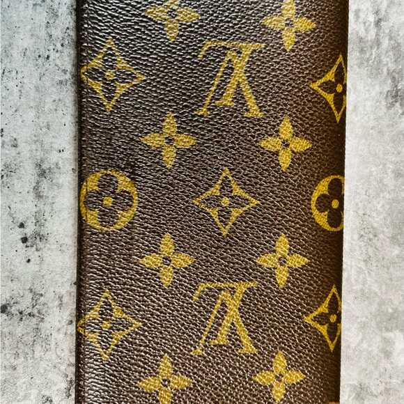 Louis Vuitton Passport Cover - Picture 3 of 6